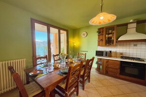 Casa familiare, 5 camere da letto (Pianello Bellavista) | Sala da pranzo