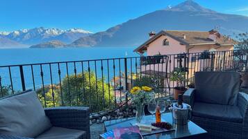 Family House, Multiple Bedrooms (Pianello Bellavista) | Property grounds