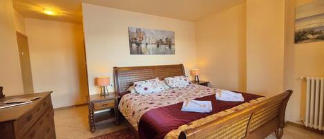 Perhetalo, useita makuuhuoneita (Pianello Bellavista) | 5 makuuhuonetta, ilmainen Wi-Fi, vuodevaatteet