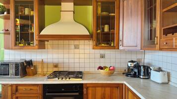 Family House, Multiple Bedrooms (Pianello Bellavista) | Private kitchen | Fridge, microwave, oven, stovetop