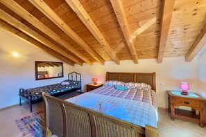 Maison familiale, plusieurs chambres (Pianello Bellavista) | 5 chambres, accĂšs au Wi-Fi (inclus), literie fournie