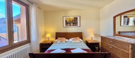 Maison familiale, plusieurs chambres (Pianello Bellavista) | 5 chambres, accĂšs au Wi-Fi (inclus), literie fournie