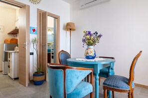 Dining - Lu Ientu, a beautiful sea view suite with terrace (Monti D'arena-bosco Caggione)