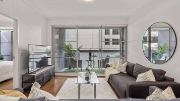 Televisión, oficina