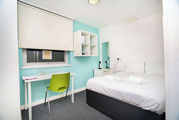 Desk, iron/ironing board, WiFi, bed sheets