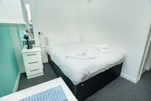 Schreibtisch, Bügeleisen/Bügelbrett, WLAN, Bettwäsche