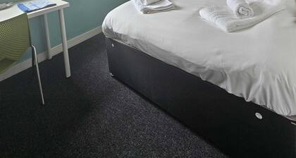 Budget En-Suite Room in Coventry City Centre