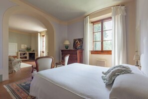 8 bedrooms, iron/ironing board, free WiFi, bed sheets - Villa di Tizzano between Chianti and Florence (Toscana)