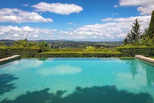 Villa di Tizzano between Chianti and Florence