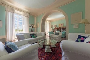 Smart TV, fireplace, books - Villa di Tizzano between Chianti and Florence (Toscana)