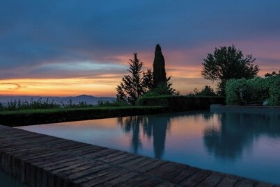 Villa di Tizzano between Chianti and Florence