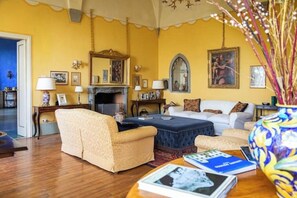 Smart TV, fireplace, books - Villa di Tizzano between Chianti and Florence (Toscana)