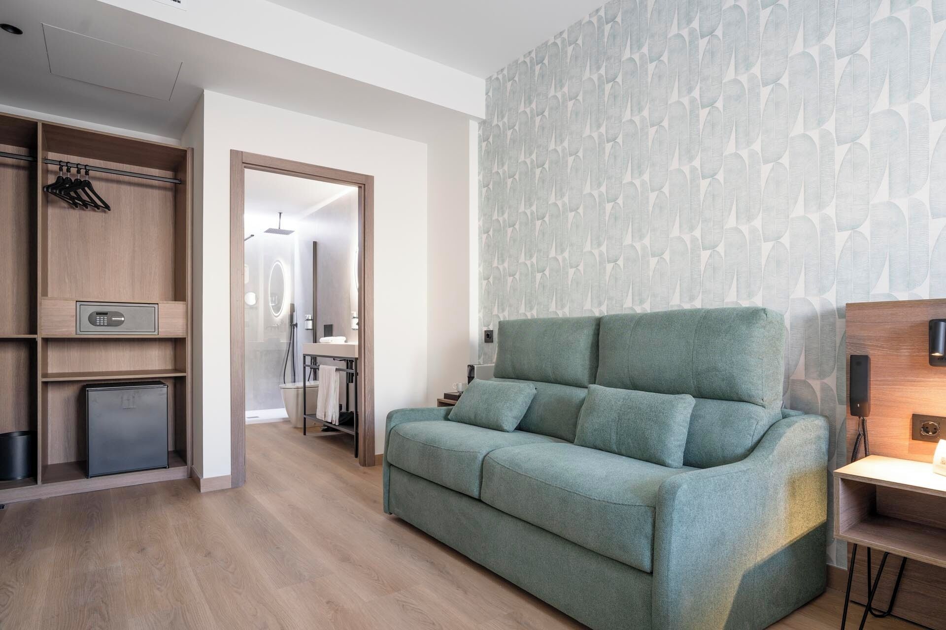 Caja de seguridad en la habitación y cortinas blackout 