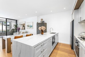 Microwave, stovetop, dishwasher