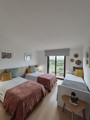 2 bedrooms, iron/ironing board, travel cot, free WiFi - 2 Bedroom Apartment with Sea Views and Swimming pool at São Rafael Beach - Albufeira (Albufeira)