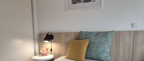 2 bedrooms, iron/ironing board, travel cot, free WiFi