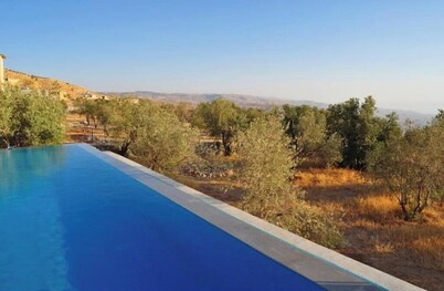 ★ Spacious Retreat ★ Stunning Views, Pool, Art