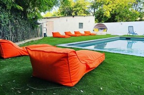 Room, Pool View | Free WiFi - l'Everest Rooms (Marseille)