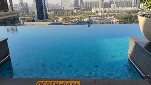 9 piscines cobertes