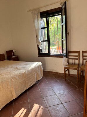 3 室のベッドルーム、アイロン / アイロン台