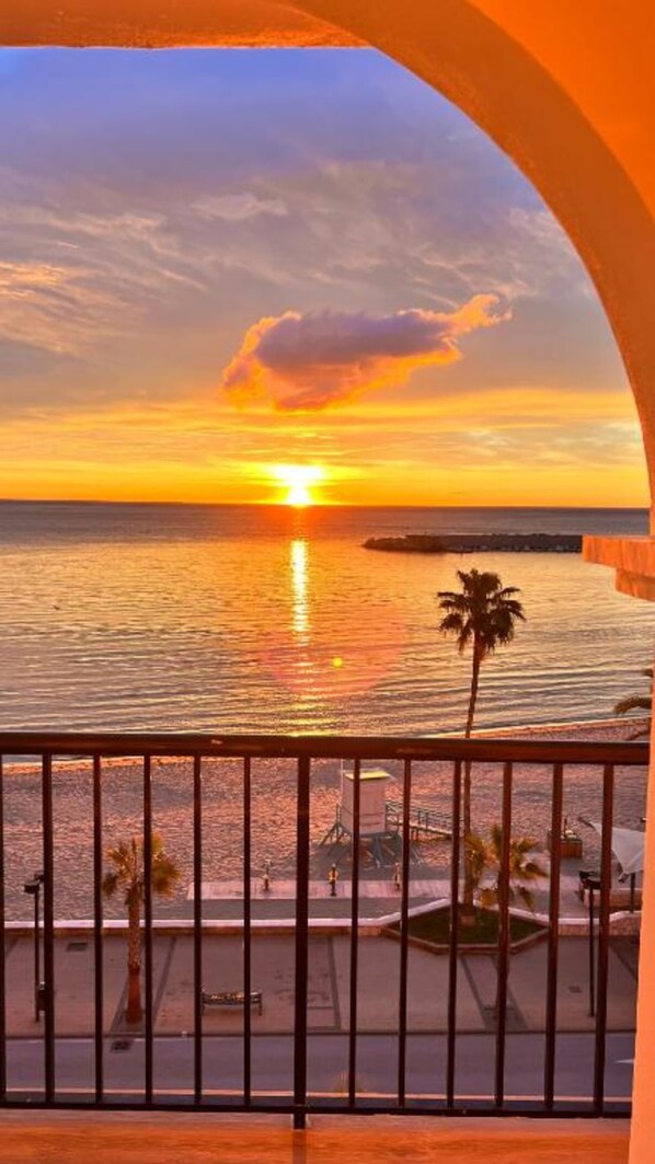 Property grounds - Amazing Beachfront Views Apartment – close to everything you need. (Fuengirola)