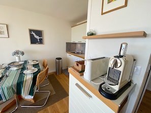 Frigorifero, microonde, forno, lavastoviglie