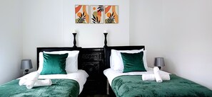 4 Schlafzimmer, Bügeleisen/Bügelbrett, Reisekinderbett, WLAN