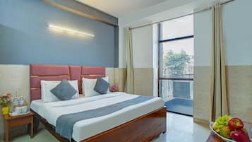Ropa de cama de alta calidad, escritorio, wifi gratis y ropa de cama