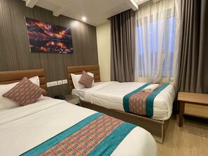Ropa de cama hipoalergénica y escritorio 