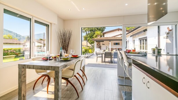 Standard Villa, 3 Bedrooms, 2 Bathrooms (La Rotonda Villa with Pool and) | Dining - La Rotonda Villa With Pool and Jacuzzi (Maroggia)