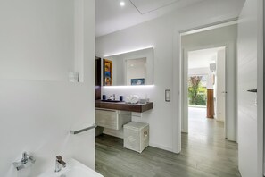 標準別墅, 3 間臥室, 2 間浴室 (La Rotonda Villa with Pool and) | 浴室