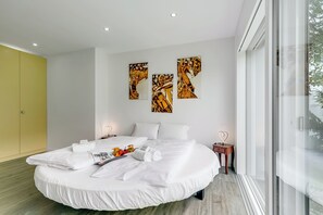 Villa estándar, varias habitaciones, 2 baños (La Rotonda) | 3 dormitorios, tabla de planchar con plancha, wifi gratis y ropa de cama