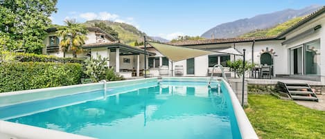 Villa Standard, plusieurs chambres, 2 salles de bains (La Rotonda) | Piscine | Piscine extérieure en saison