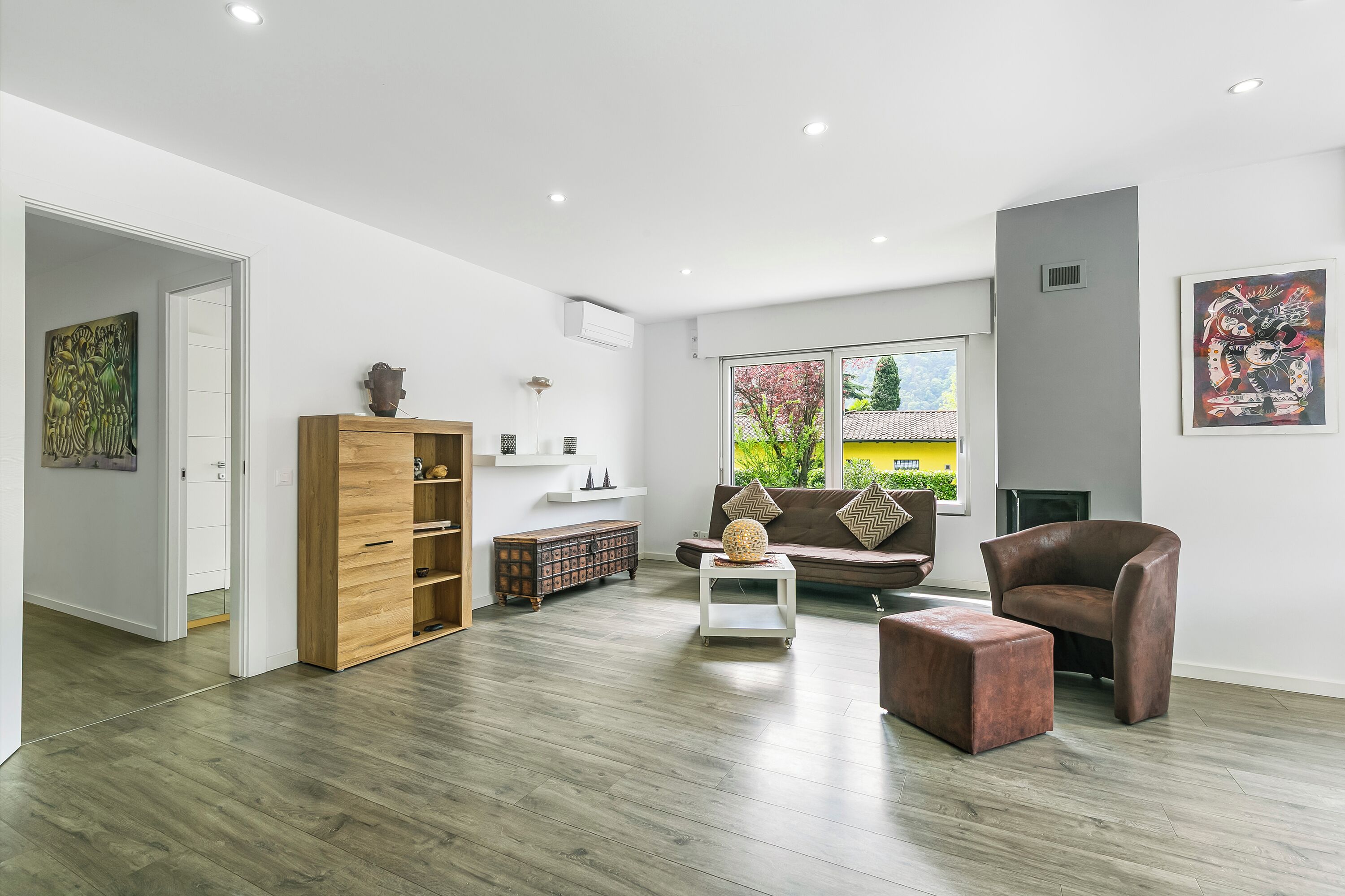 Flat-screen TV, fireplace