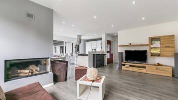 Standard Villa, Multiple Bedrooms, 2 Bathrooms (La Rotonda) | Living area | Flat-screen TV, fireplace