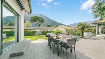 Standard Villa, 3 Bedrooms, 2 Bathrooms (La Rotonda) | Outdoor dining