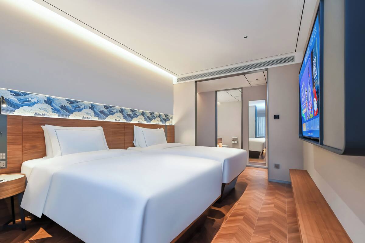 Phòng 4 dành cho gia đình, quang cảnh thành phố | Bộ đồ giường cao cấp, chăn bông, nệm cao su hoạt tính (memory foam) 