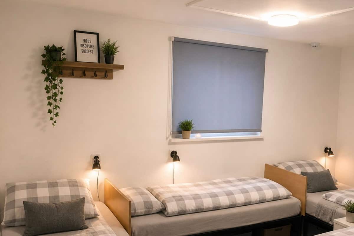 Basic Shared Dormitory (01) | Free WiFi
