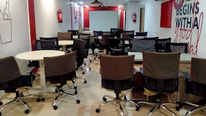 Business center - HOTEL WOW (Surat)