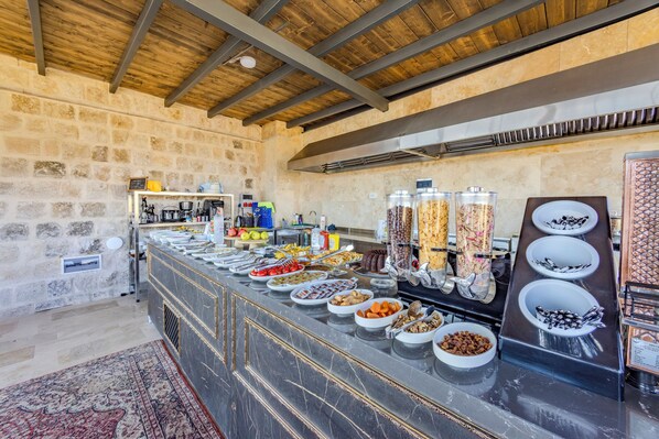 Free daily buffet breakfast