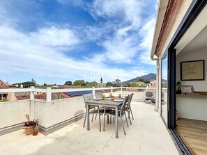 Outdoor dining - Évasion Authentique au Cœur de Laroque des Albères (Laroque-des-Albères)