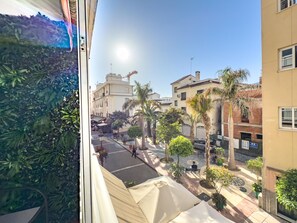 Property grounds - Central Apartment with Balcony in Estepona (Estepona)