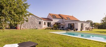 Bohême Studio with terrace and parking, near Planète Sauvage