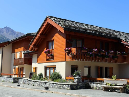 Cozy apartment for 6 people with balcony in Aussois