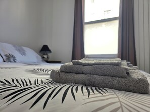 2 dormitorios, tabla de planchar con plancha, wifi y ropa de cama