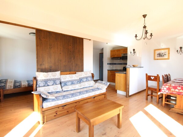 TV - Spacious apartment for 6 in Aussois with balcony and wifi (Aussois)