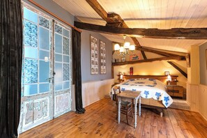 6 Schlafzimmer, Bügeleisen/Bügelbrett, WLAN, Bettwäsche