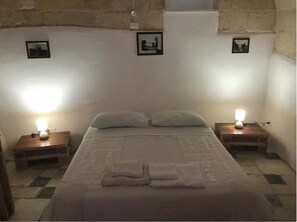 1 bedroom, WiFi, bed sheets - The mansions of Umberto I Street (Laterza)