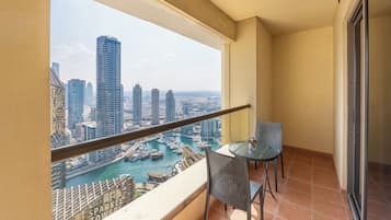 Deluxe Apartment, Marina View | Balcony