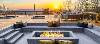 14k sq ft Mountaintop Estate - Private Golf Course